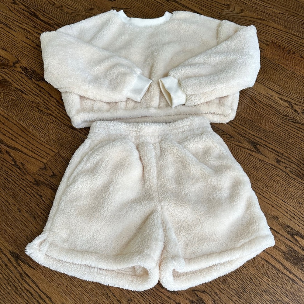 Apparis sherpa lounge set